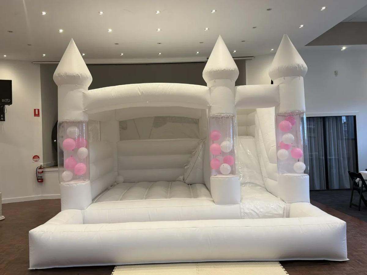 π€ 4Γ4m White Jumping Castle with Tube Balloon Slide