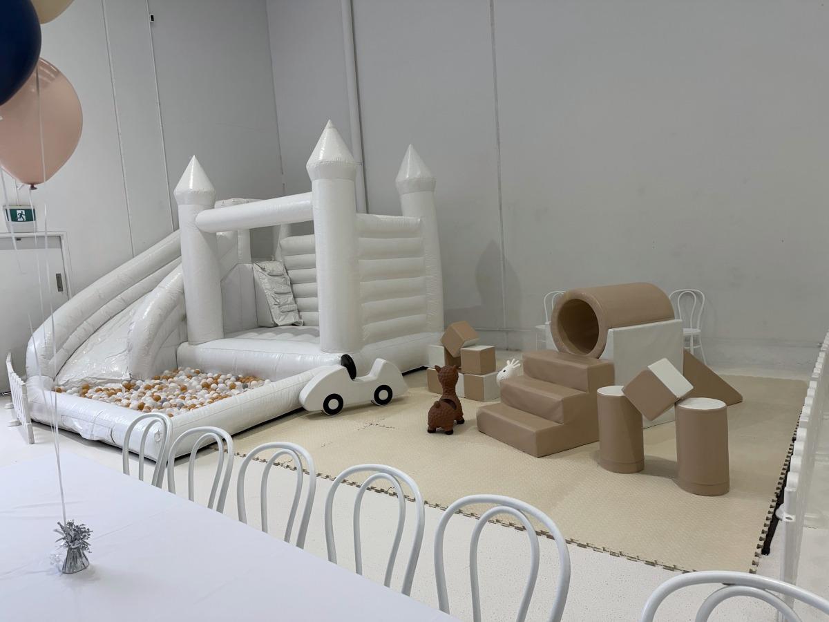 Neutral Castle & Soft Play 8x8m